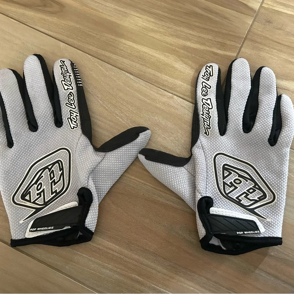 Troy Lee Designs Black and Grey Air Gloves